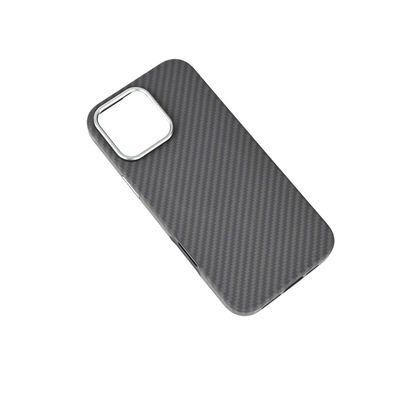 Capa fina de fibra de aramida magnética de 0,8 mm e 16 g para iPhone 16 Pro com injeção lateral e cobertura total