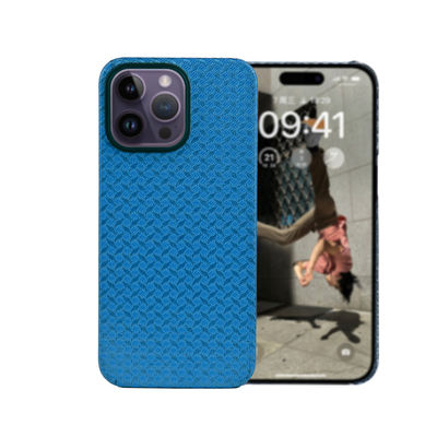 Capa de telefone de fibra de carbono aramida com cor personalizada 2024 para iPhone 16 Pro Max com 0,8 mm de espessura e 16g de peso