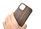 O anti iPhone 11 das impressões digitais gravou Ebony Wood Phone Case